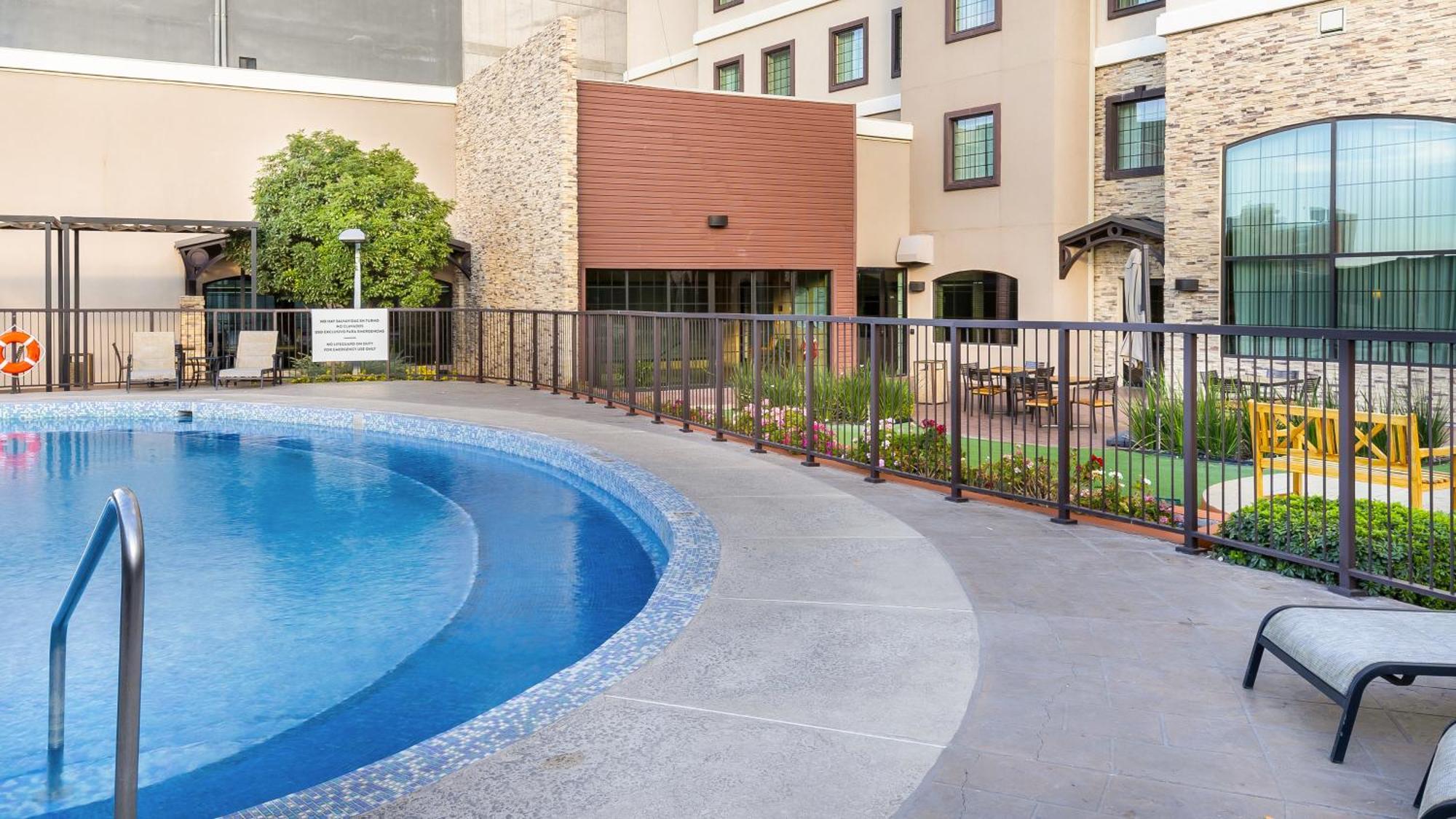 Staybridge Suites Chihuahua By Ihg Kültér fotó